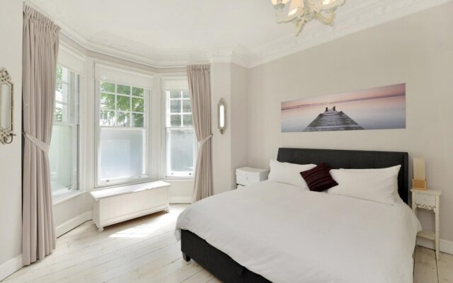 The Brent Studio - Charming 2bdr Flat With Parking and Garden