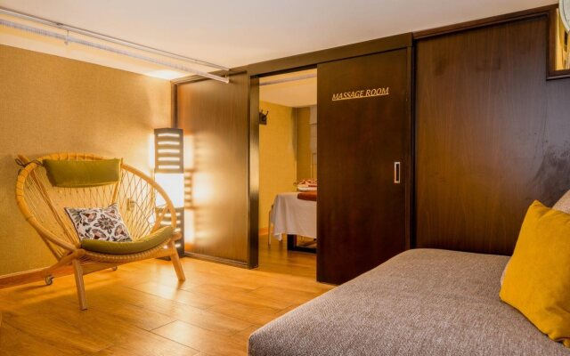 Tokyo Boutique Front Beach Hotel