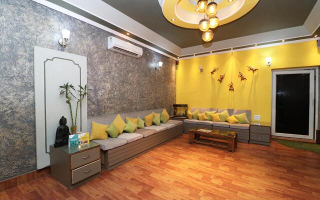 OYO 36085 Hotel Apollo Agra