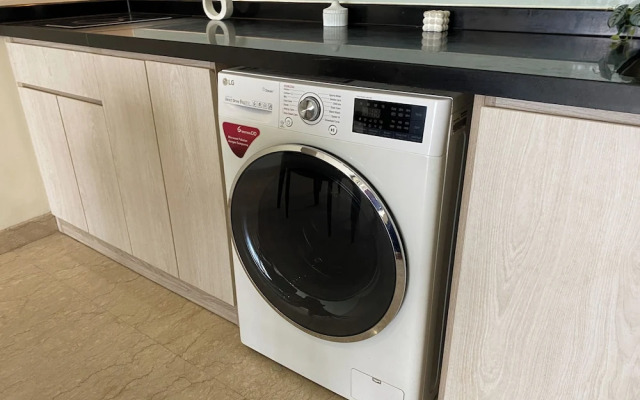 Spacious 3Br With Private Lift At Menteng Park Apartment