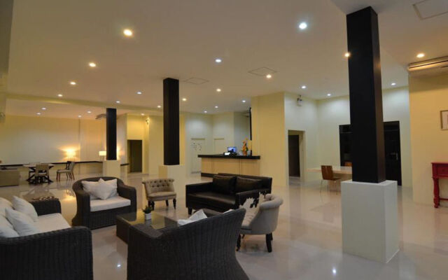 Issara Na Nakhon Living Hotel