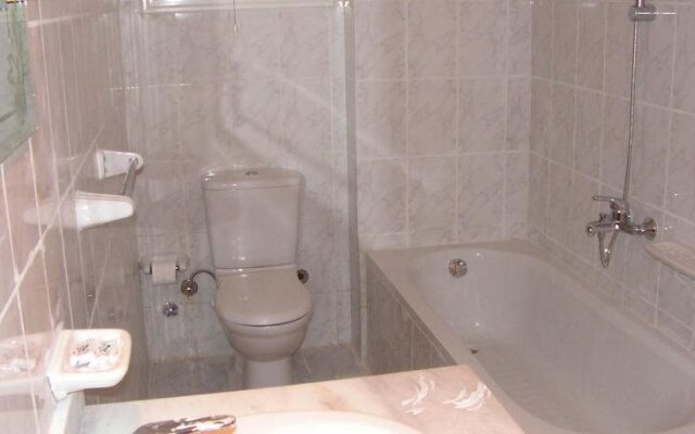 Paradise Hill Apartments