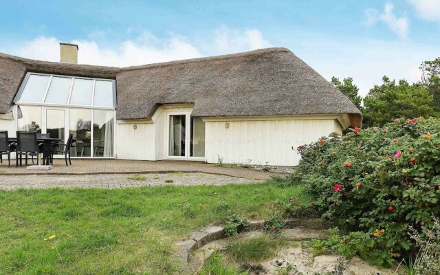 Sprawling Holiday Home With Swimming Pool in Ringkøbing