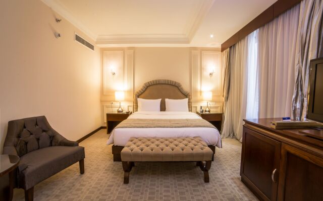 Golden Tulip Galleria Hotel