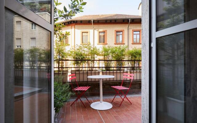 Stellar 70 Style Studio with Terrace-Heart of Milan