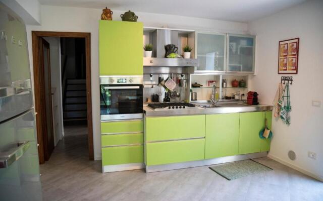N228 - Numana, quadrilocale ristrutturato con giardino