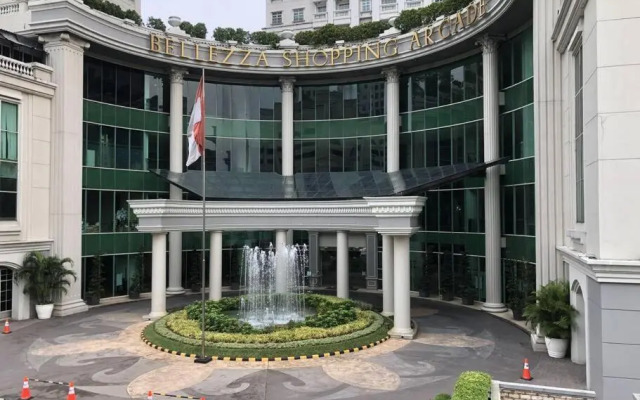 lovely 1 bedroom apartment the bellezza permata