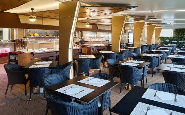 Santa Eulália Suite Hotel & SPA