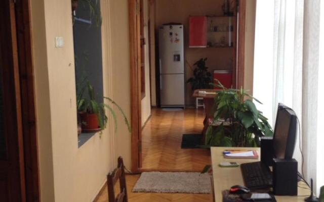 House on Zhordaniya 10