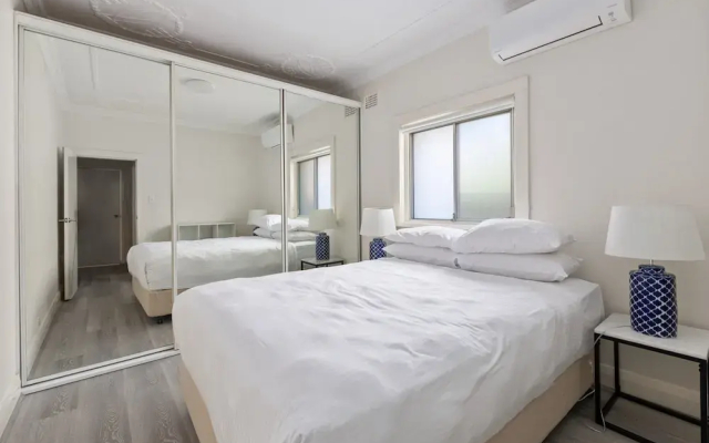 2-bed Apartment Near Manly Beach