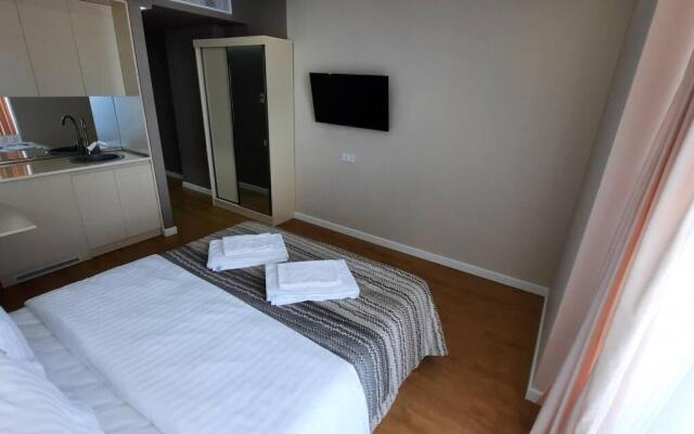 Leo Group Luxury Apartment 18-30 Alliance Palace