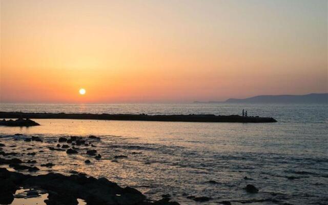 Luxury Villa Beachfront 5 Bedrooms 10-12 Persons
