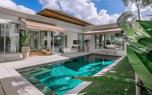 Modern 3BR Villa with Private Pool & BBQ