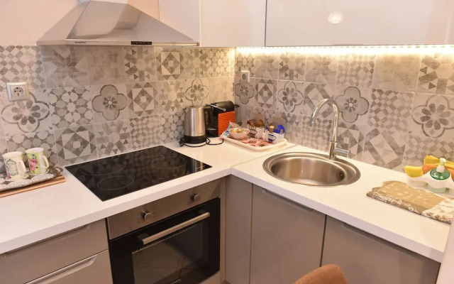 Cozy Apt in the Heart of Athens 8-2