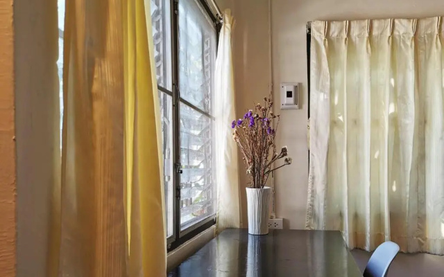 ATOM Poshtel - Hostel