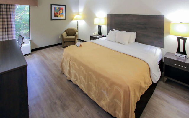 La Quinta Inn & Suites by Wyndham Fayetteville I-95