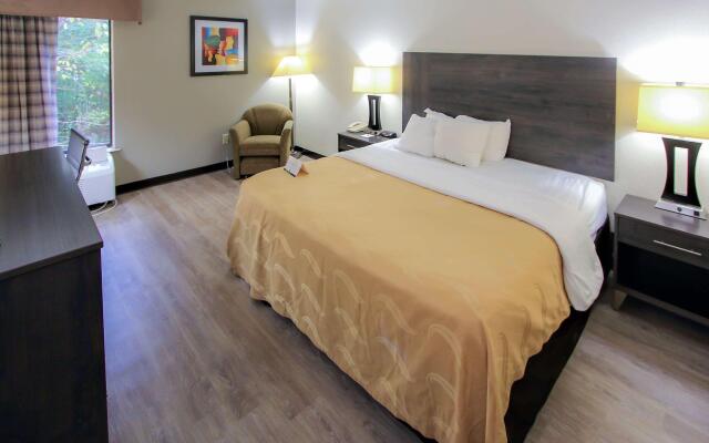 La Quinta Inn & Suites by Wyndham Fayetteville I-95