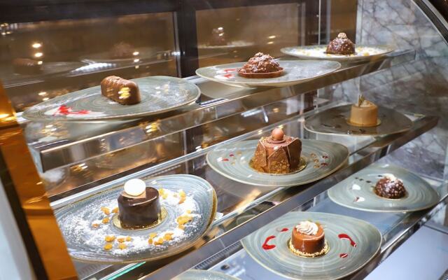 Five seasons Hotel & Spa