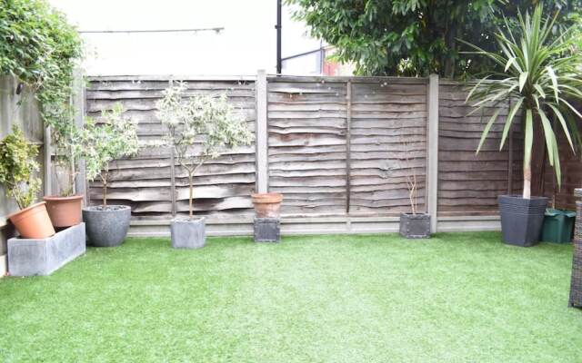 5 Bedroom Family Home Near Wimbledon