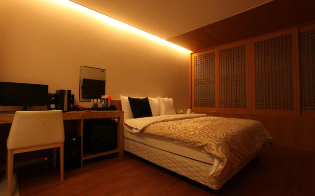 Yuwon Hotel