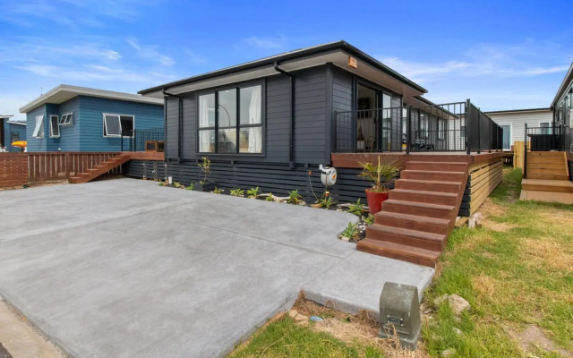 Sandy Shores - Waihi Beach Holiday Home