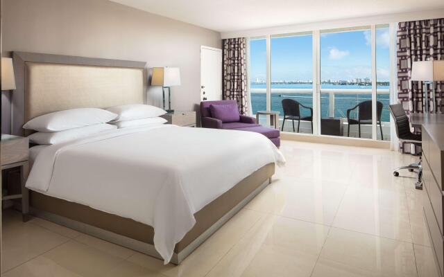 DoubleTree by Hilton Grand Hotel Biscayne Bay