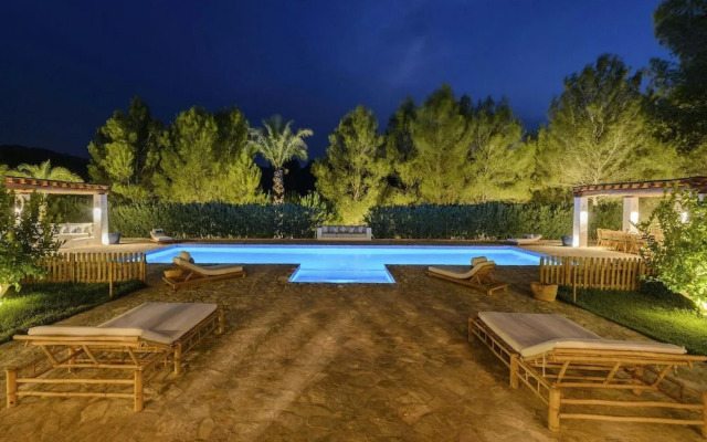 Holiday Home With Children Play Area