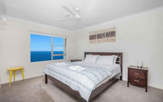 Pacific Plaza Apartments