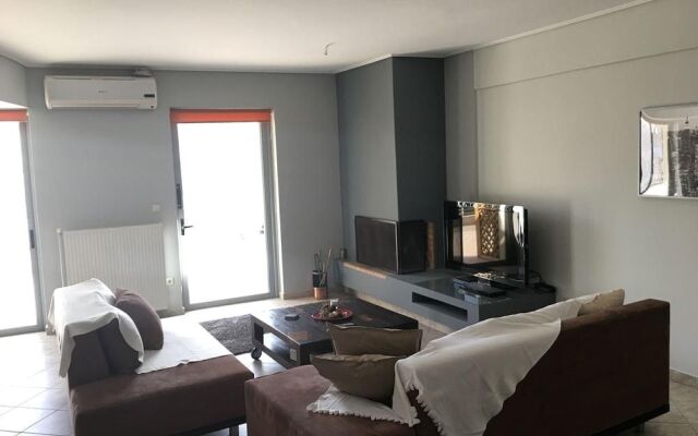 Cozy Flat With Acropolis View