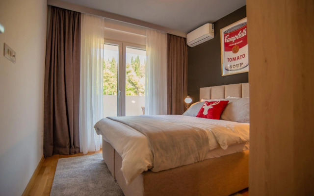 Stylish Two Bedroom Apartment at Ljubovic-Hill Park