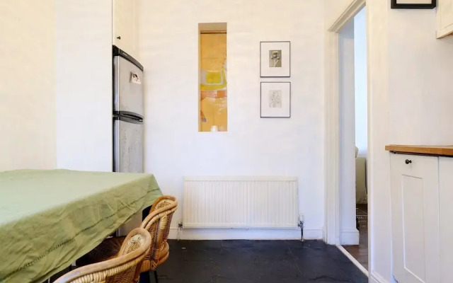 Bright and Modern One Bed in Central London