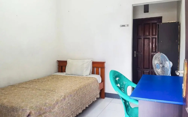 SPOT ON 93997 Sutangkas Kost