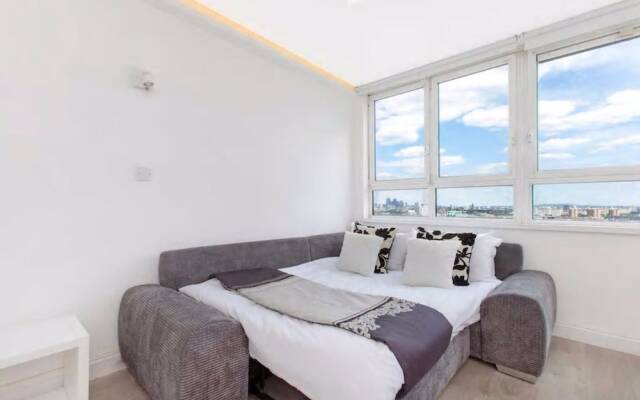 Central 2 Bedroom Apartment With Amazing Views