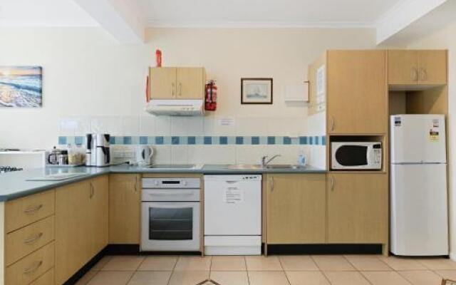Black Dolphin Waterfront Apartment