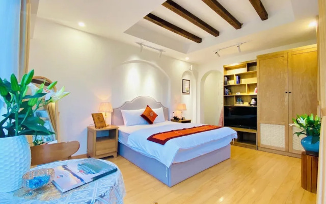 2 mins to Ho Guom LA MANDARINA HOTEL