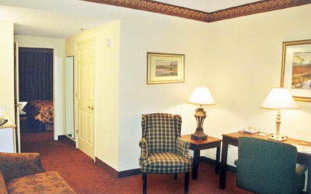 Country Inn Suites Sanibel Gateway