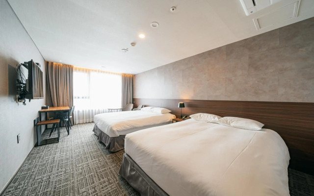 Hotel With Jeju