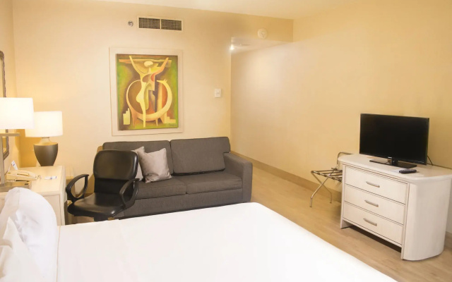 Holiday Inn Express Monterrey Galerias by IHG