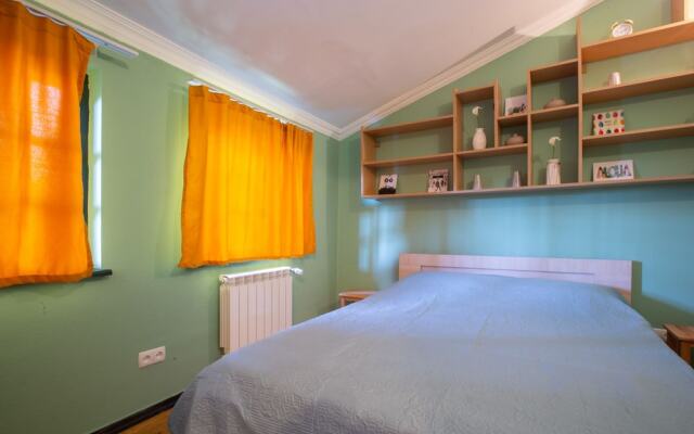 Veranda House on Samreklo 25