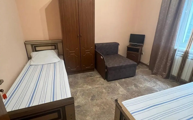 The Guest House At Henry's