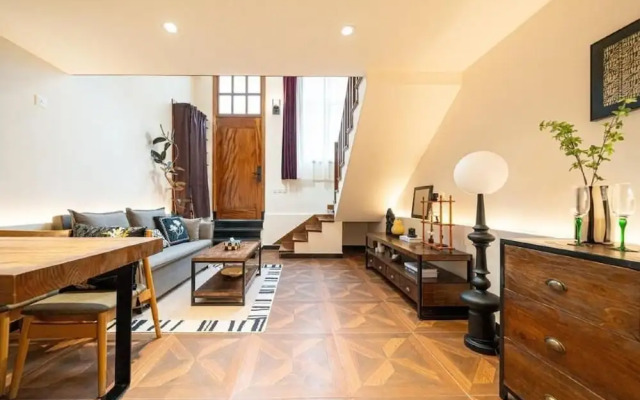 Shanghai Hills& Well-time MCM Family B&B