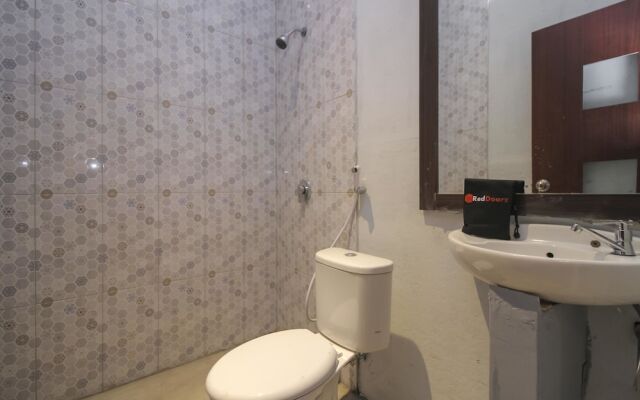RedDoorz near Medan Plaza