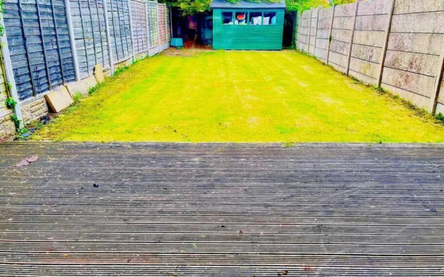 Mayfair Place - Cosy 3 Bedroom House with Free Parking