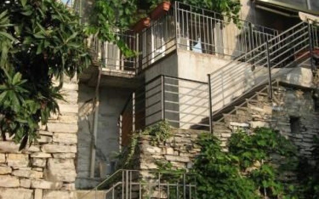 Moltrasio Casa DellUva