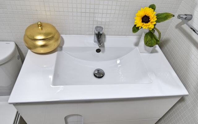 Juan de Austria - terraza y parking