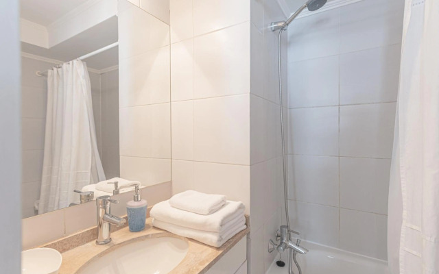 Bergen Dream 1BR W/ Wifi, Parking & Balcony