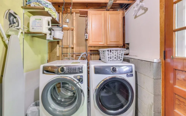 Charming Highland Falls Home < 2 Mi to West Point!