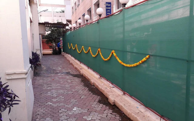 Grand Galaxy Hotel Krishna