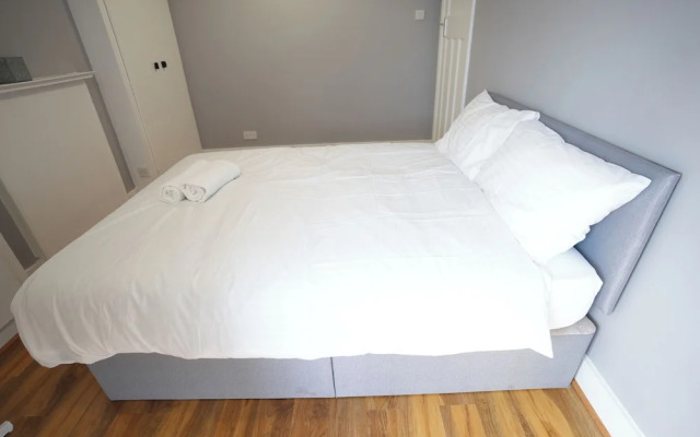 Westwick Gardens Retreat - 4 Bedroom House