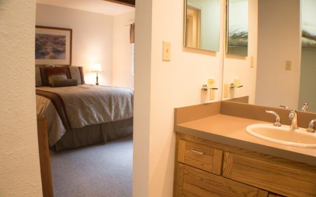 Wood Creek Condominiums